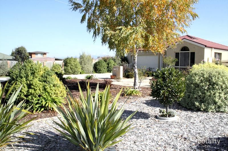 15 Mary Hall Cct, Dunlop, ACT 2615