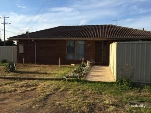 14 Wallara Rd, Werribee, VIC 3030