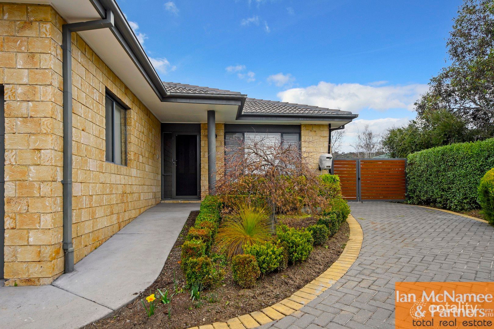 12 Macadamia Cl, Jerrabomberra, NSW 2619