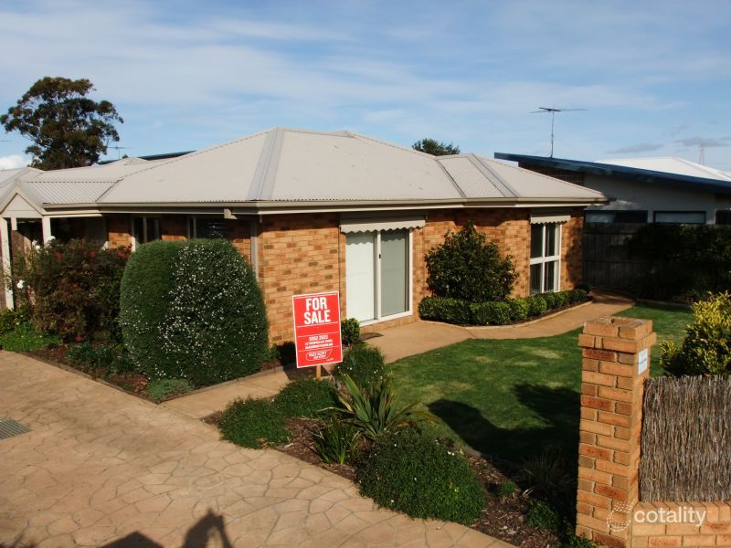 2/11 Fowler Gr, Newhaven, VIC 3925