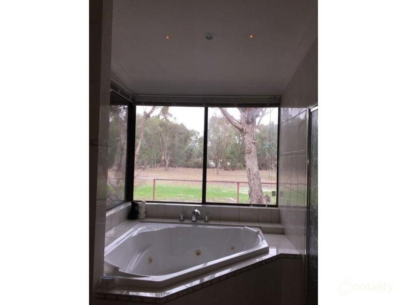 353 Oxley Rd, Forrestdale, WA 6112