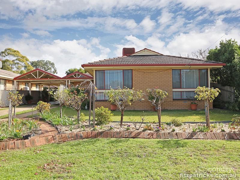 26 Nicholi Cres, Lake Albert, NSW 2650