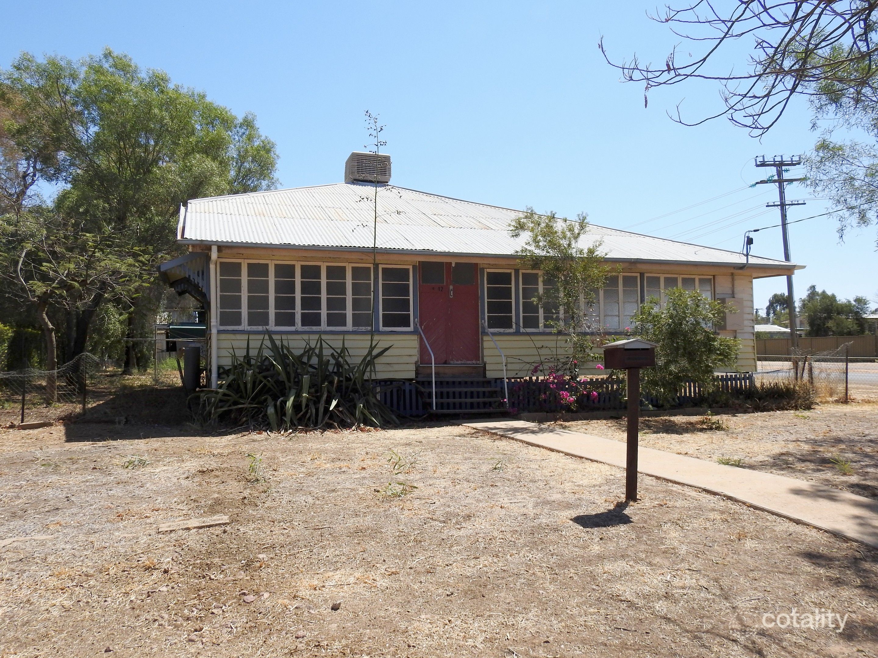 42 Wompoo Rd, Longreach, QLD 4730