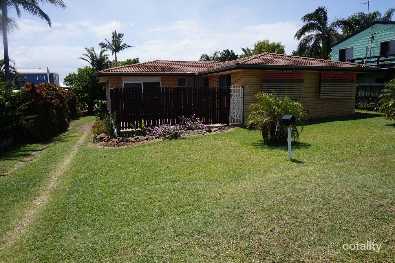 4 Bathurst St, Elliott Heads, QLD 4670