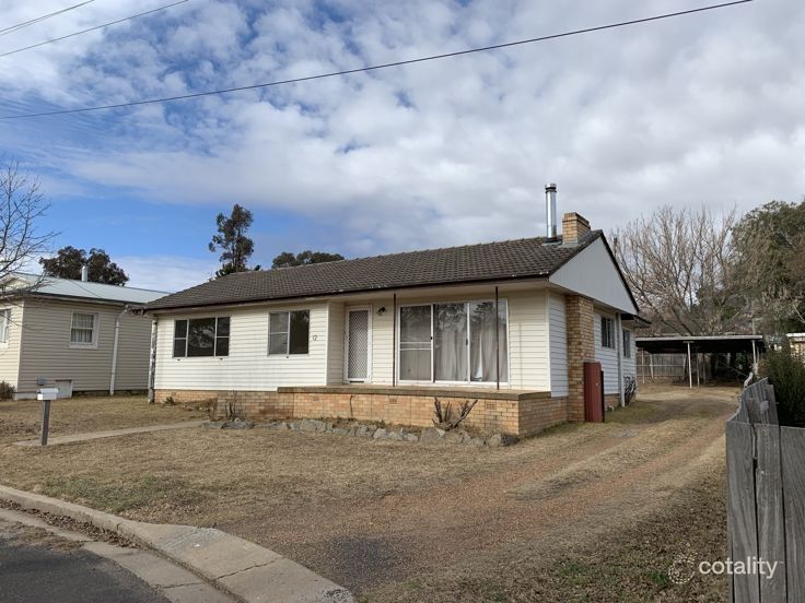 12 Belle Ave, Armidale, NSW 2350