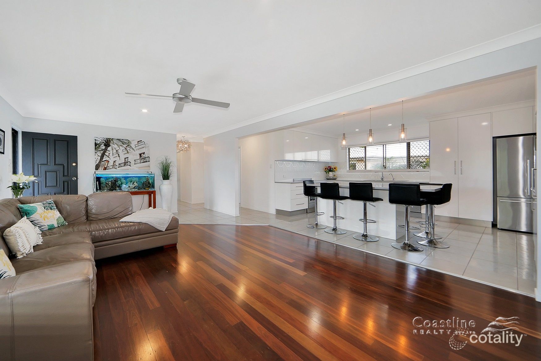 102 Avenell St, Avenell Heights, QLD 4670