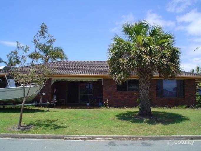 11 Benalla St, Warana, QLD 4575