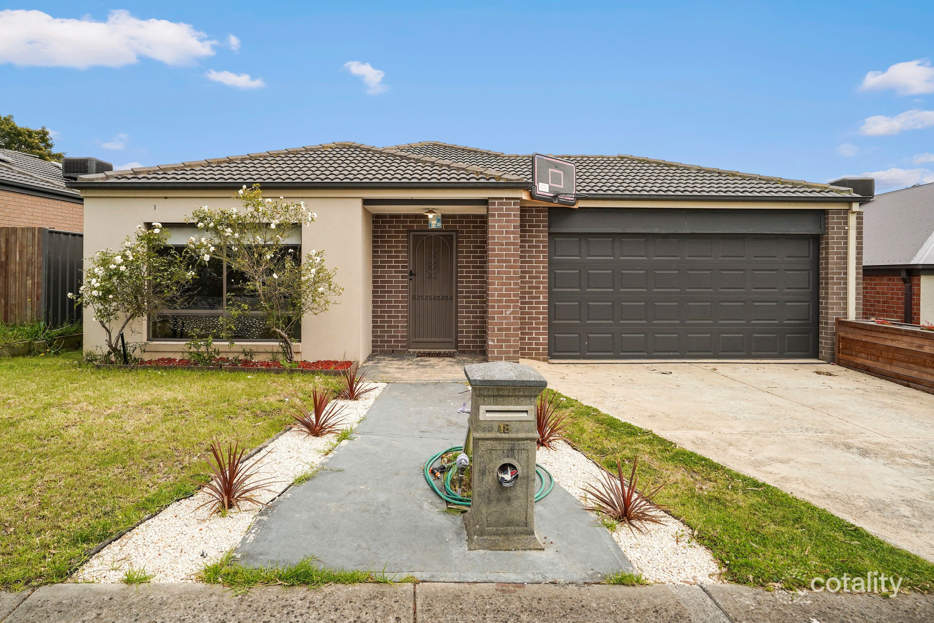 18 Nurture Ave, Cranbourne North, VIC 3977