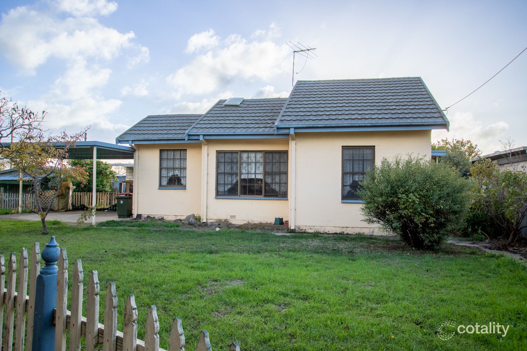 34 Ridge Tce, Millicent, SA 5280