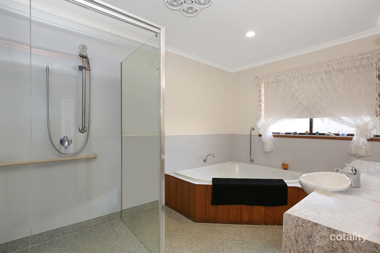 2/46 Lord St, Cobden, VIC 3266