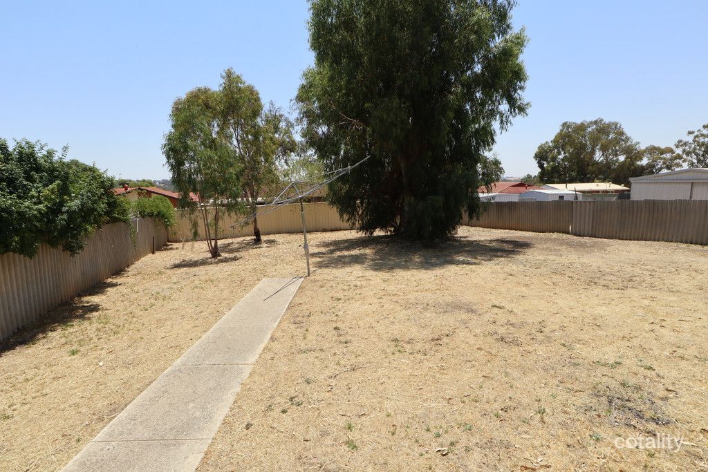 42 Hough St, Narrogin, WA 6312