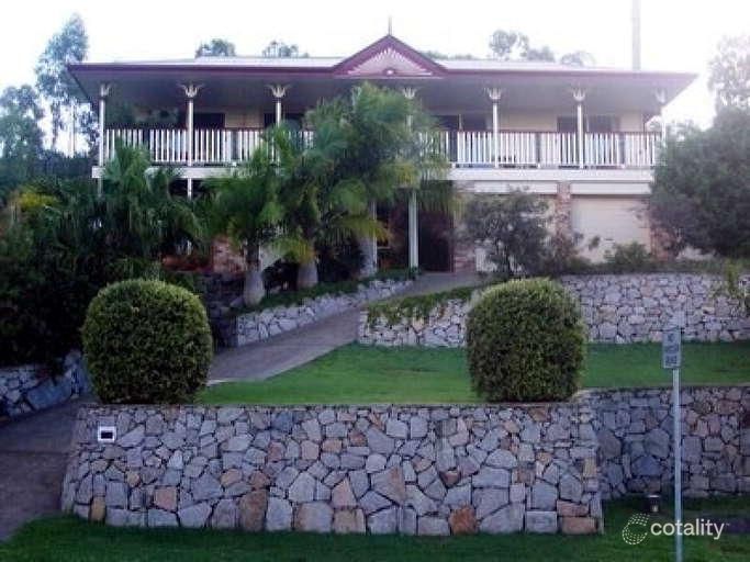 5 Hillside Cres, Edens Landing, QLD 4207