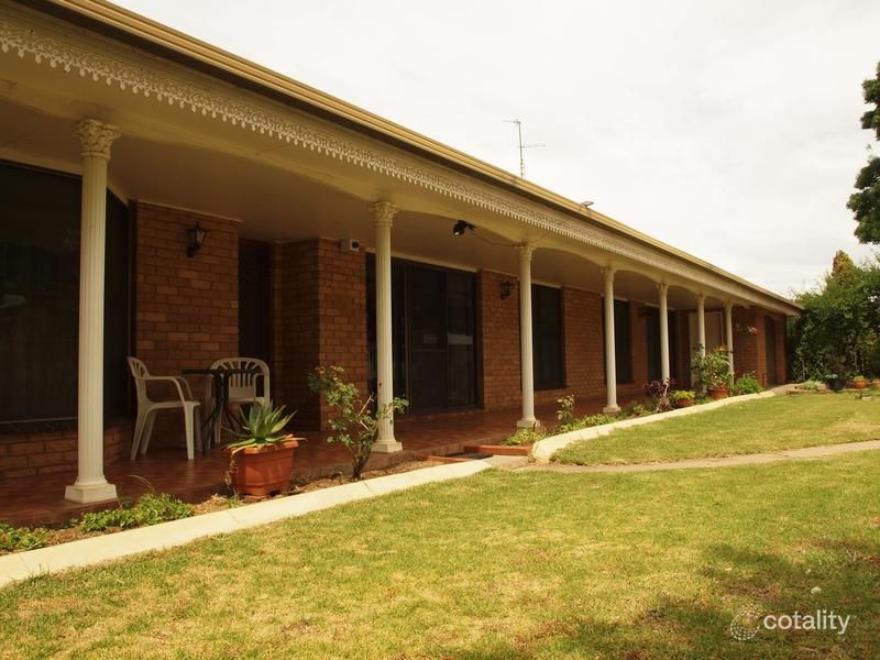 16 Charles St, Narrandera, NSW 2700