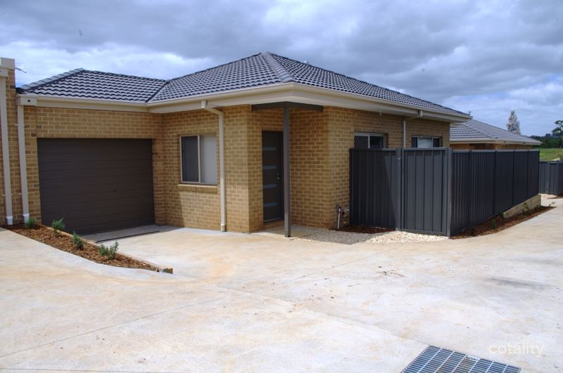 2/4 Waterway Ct, Kilmore, VIC 3764