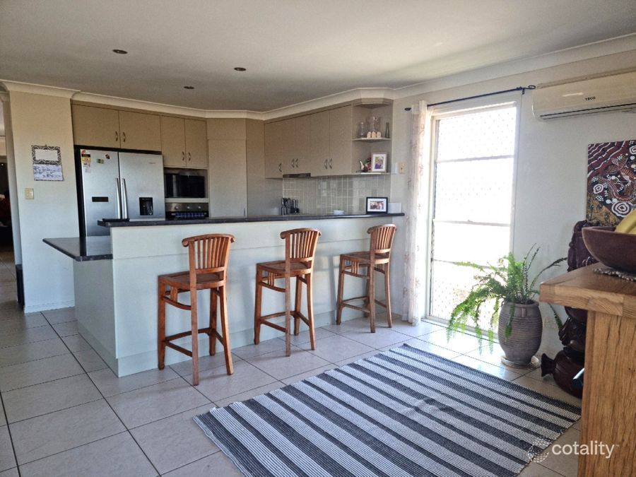 2 Brandon Ct, Coral Cove, QLD 4670