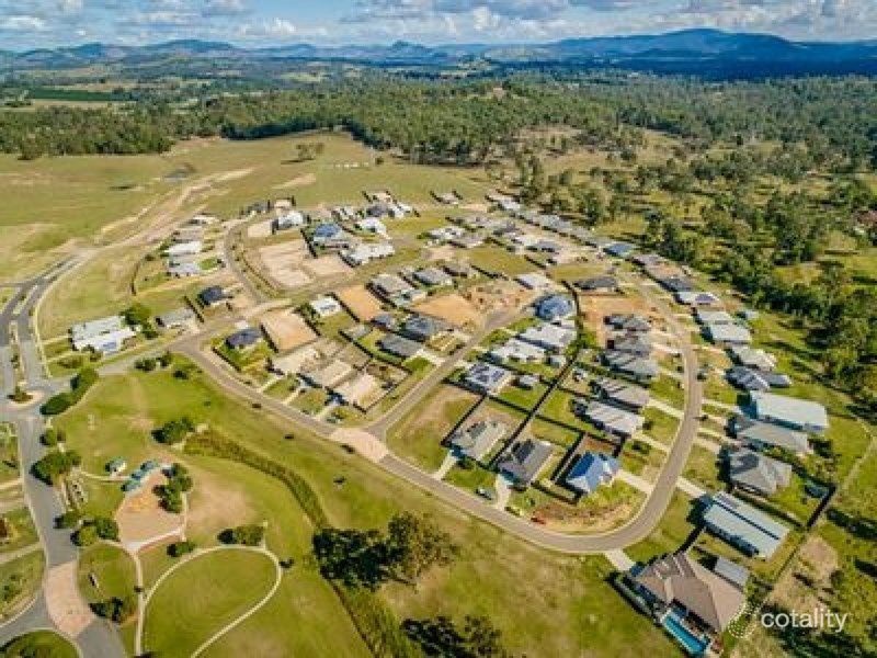8 Senators Ct, Jones Hill, QLD 4570