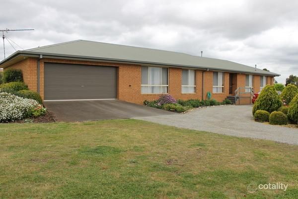 8 Ramsay Cres, Darley, VIC 3340