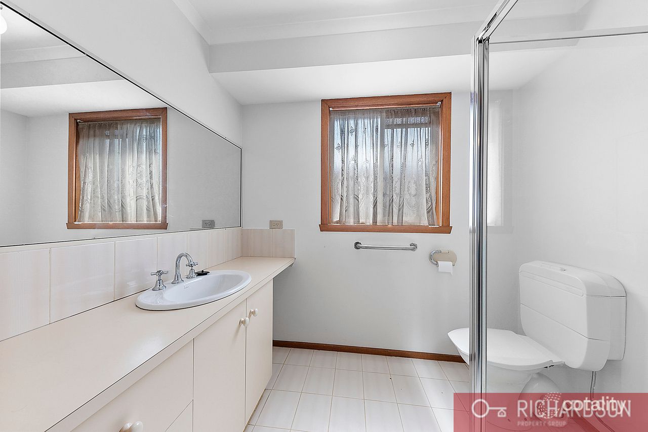 1 Quarbing St, Werribee, VIC 3030