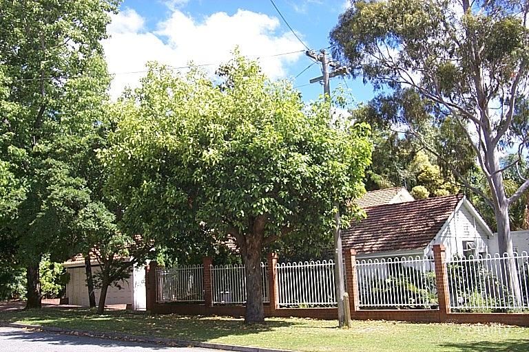 18 Ferrar St, Menora, WA 6050