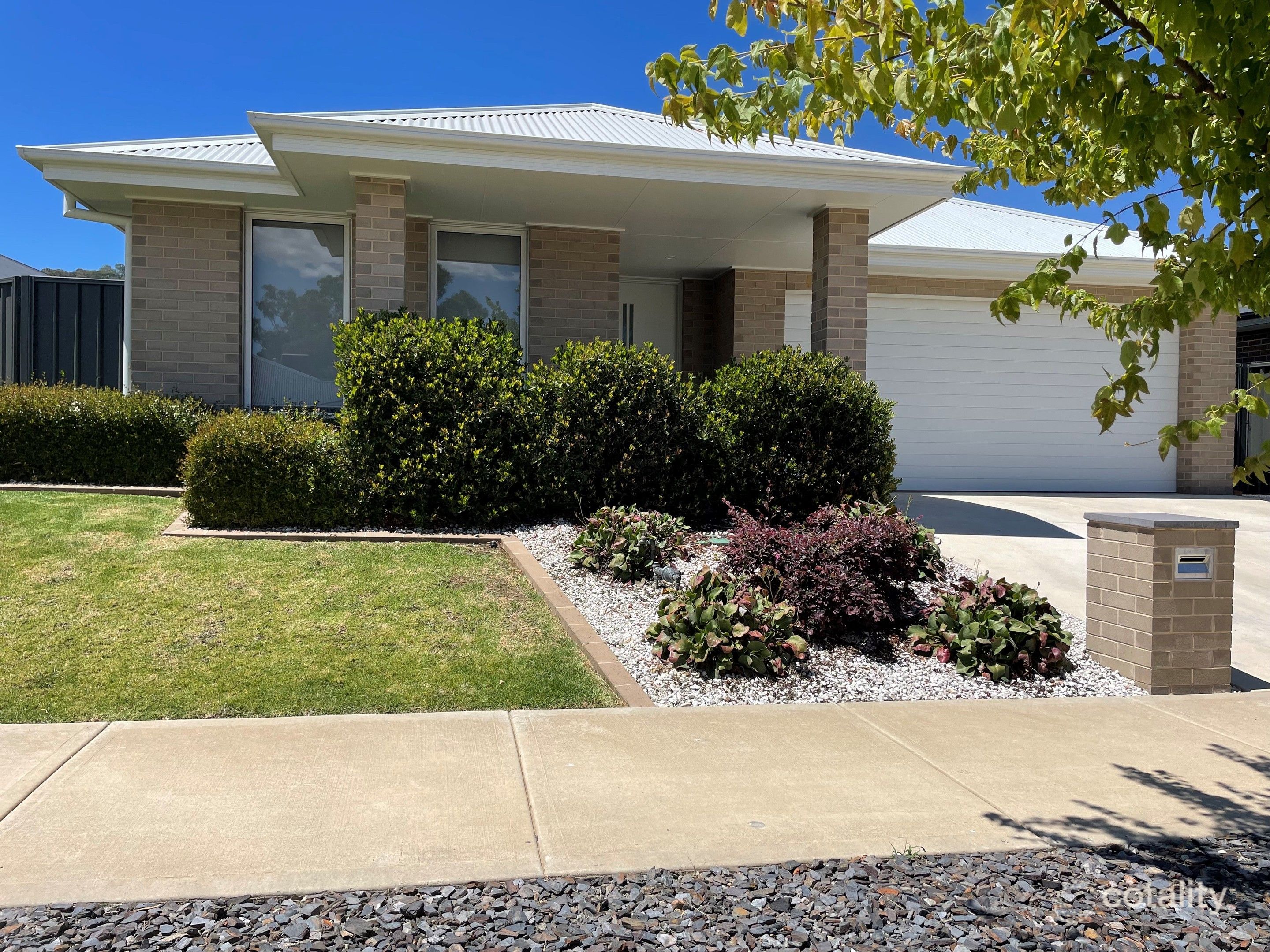 14 Chatham Rd, Leneva, VIC 3691