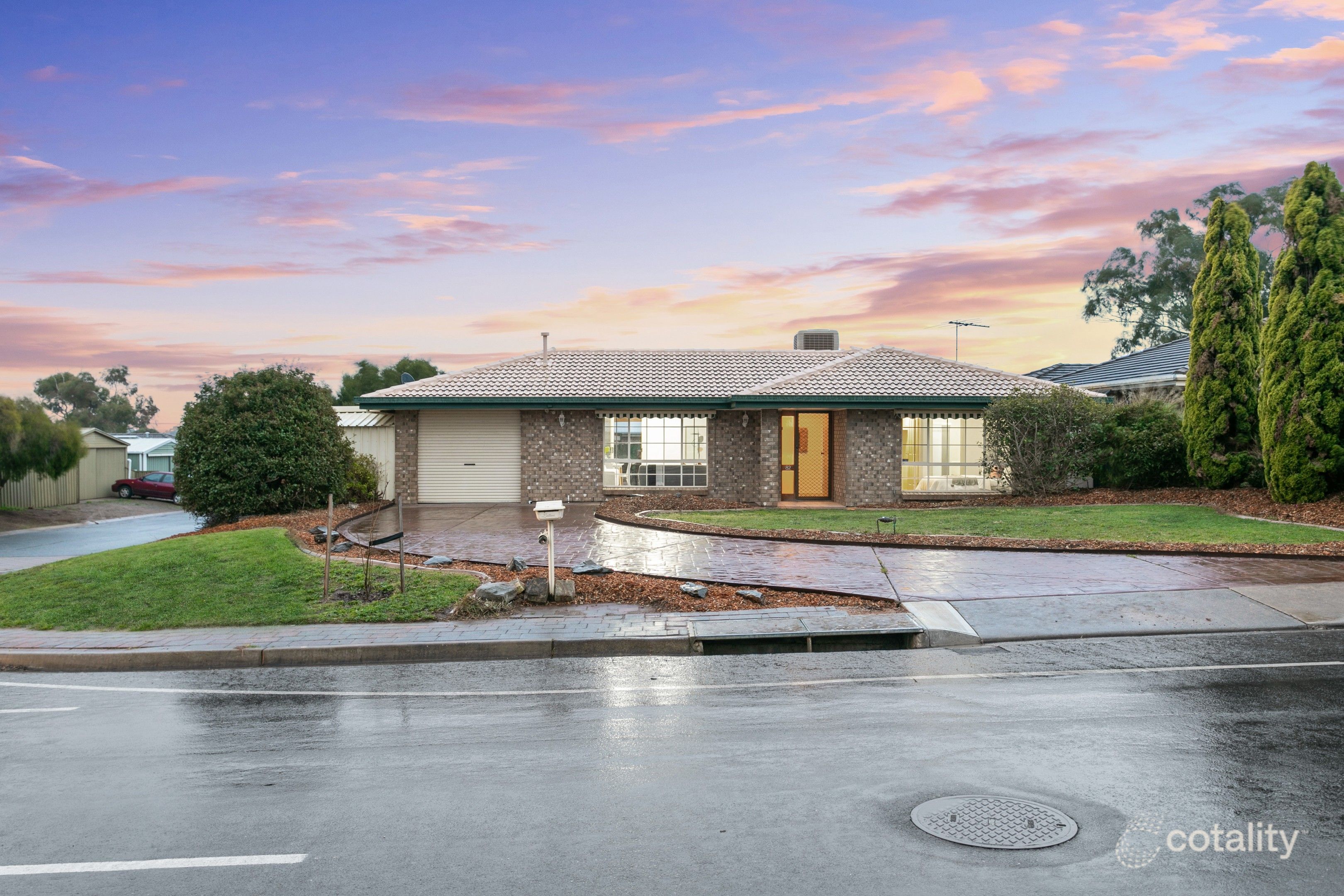 82 Emmerson Dr, Morphett Vale, SA 5162