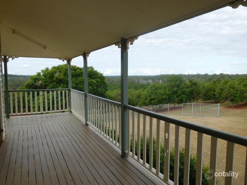 126 Irrawarra Rd, Grahams Creek, QLD 4650