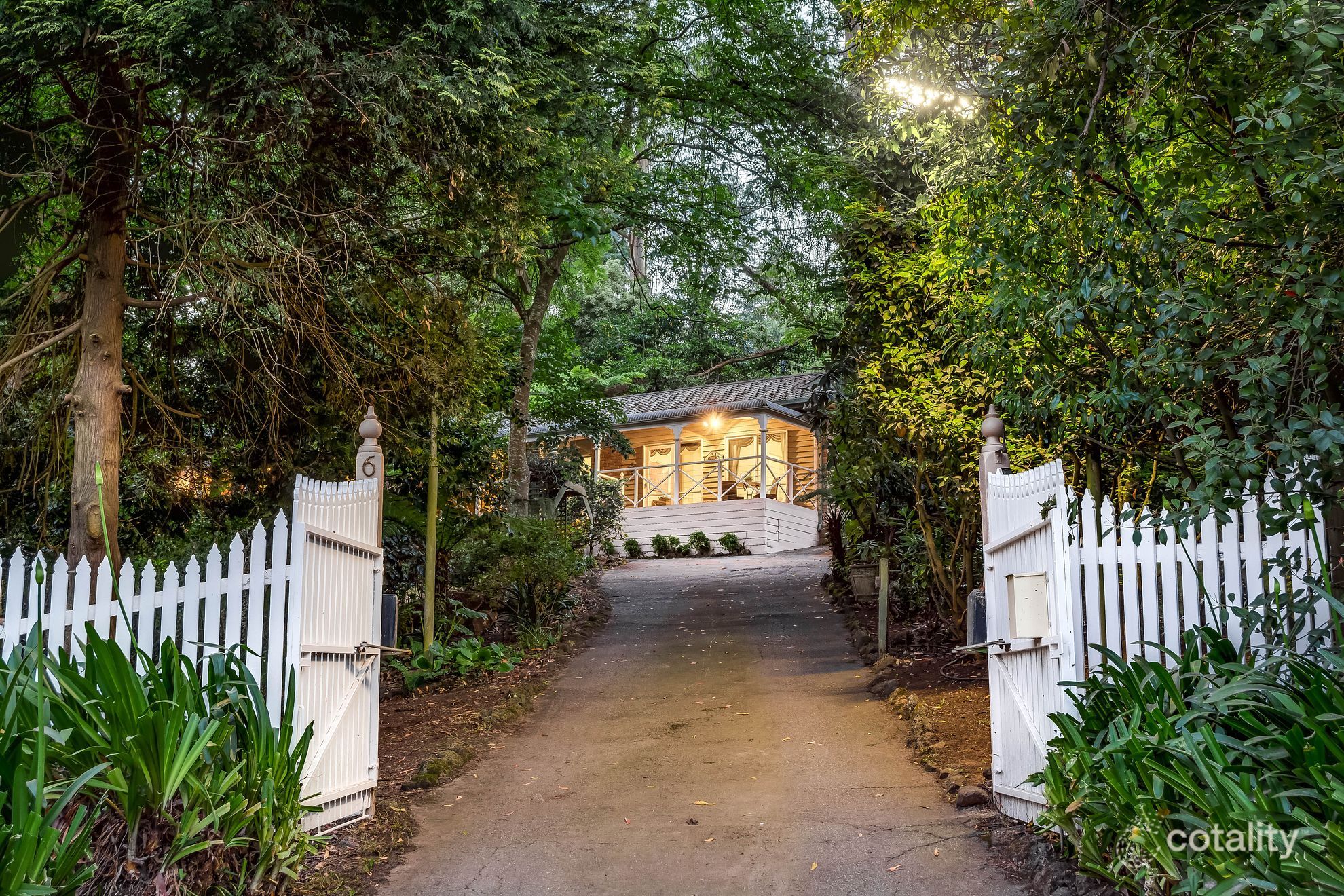 6 Upper Coonara Rd, Olinda, VIC 3788