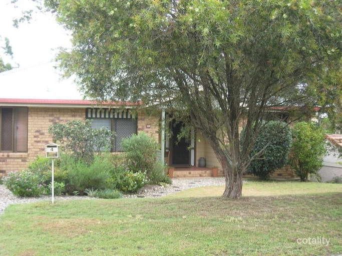 4 Cedarwood Ct, Arana Hills, QLD 4054