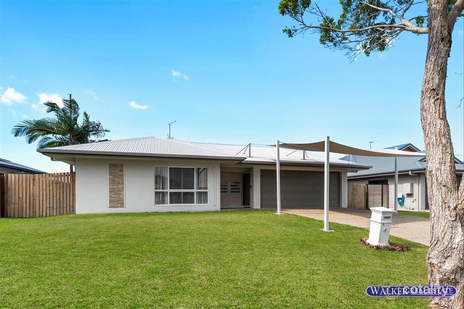 11 Hopkins St, White Rock, QLD 4868