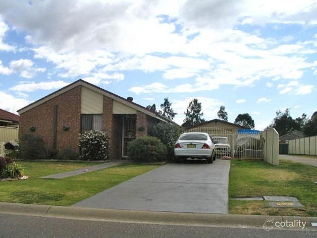 33 Madison Cct, St Clair, NSW 2759