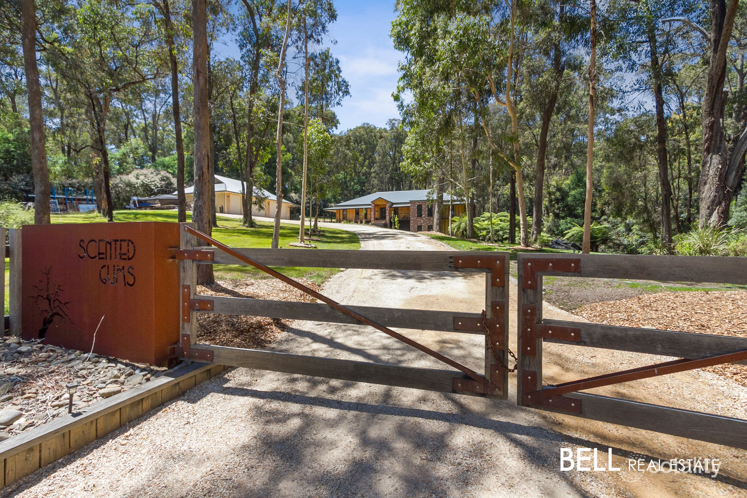 21 Deery Rd, Emerald, VIC 3782