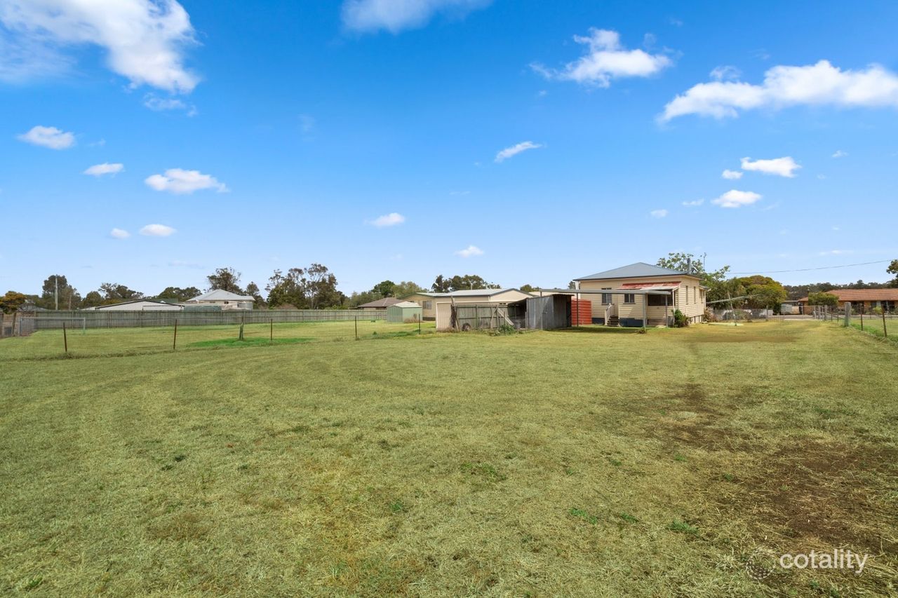14 John St, Goombungee, QLD 4354