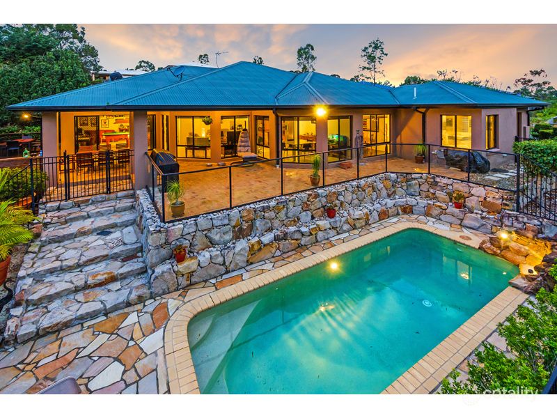 19 Huxley Ct, Pacific Pines, QLD 4211