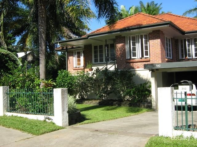 342 Pease St, Edge Hill, QLD 4870