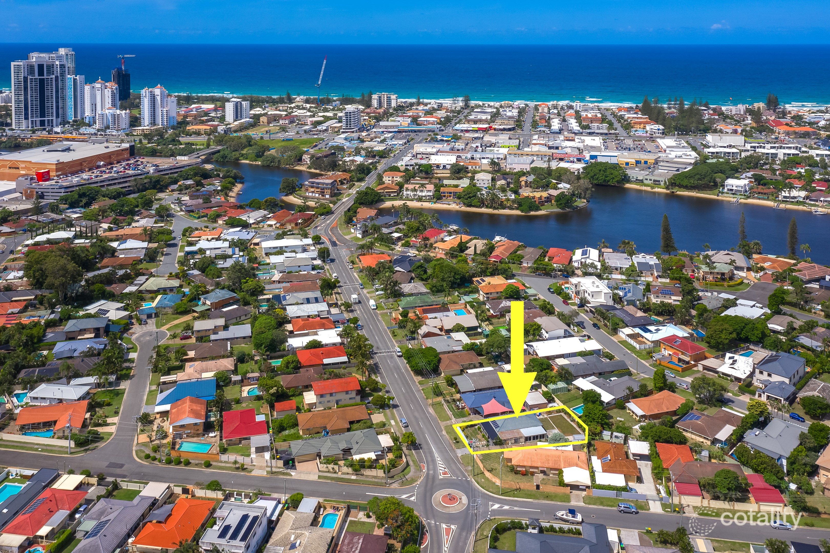 56 Surfers Ave, Mermaid Waters, QLD 4218