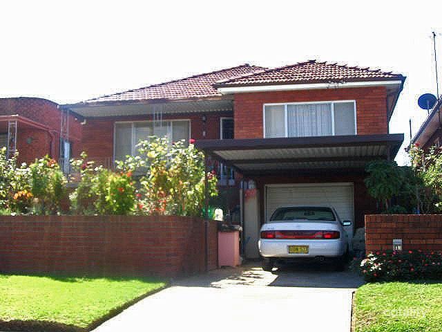 12 Ivy St, Greenacre, NSW 2190