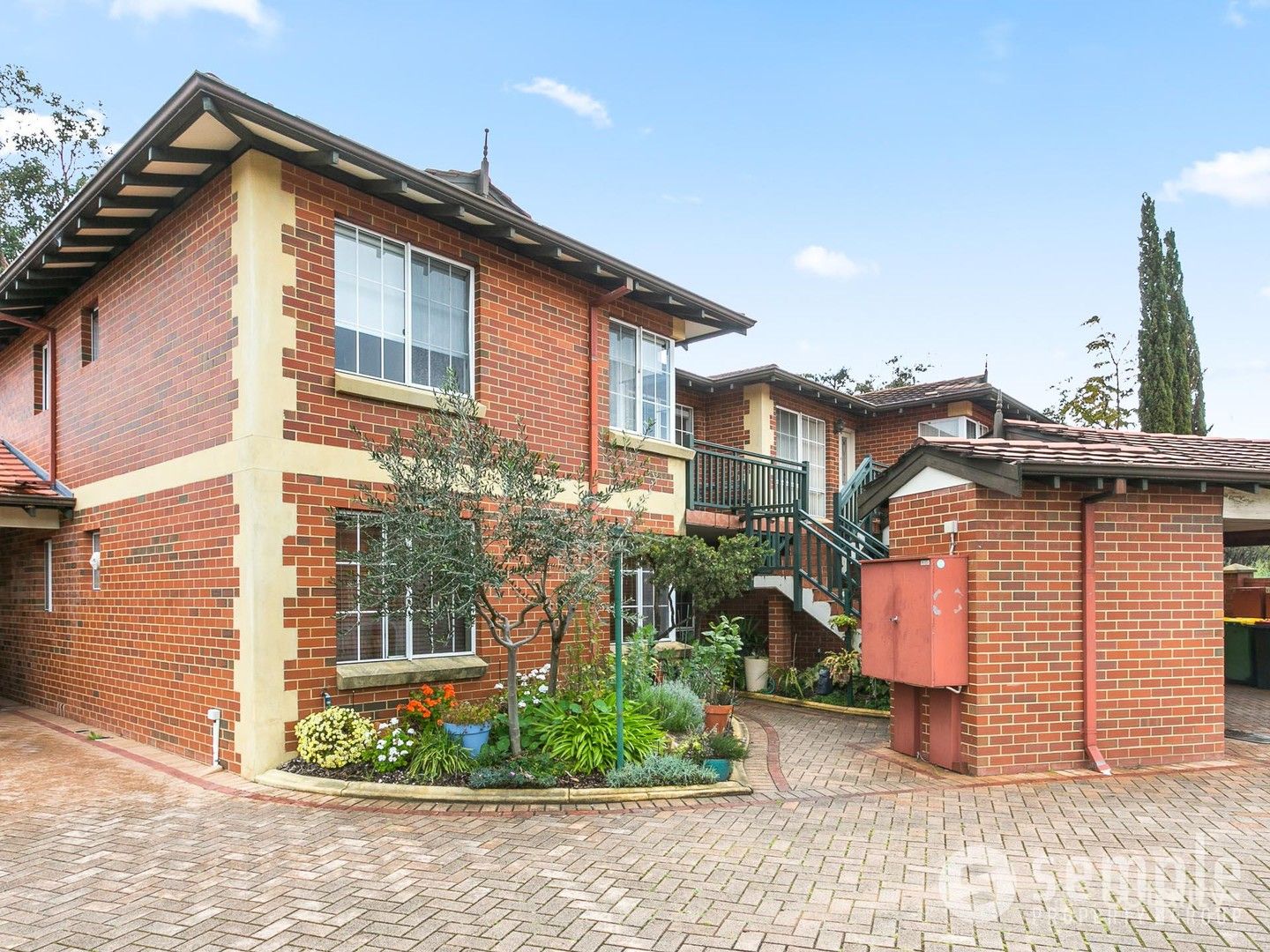 4/6 Paddington Ct, Bibra Lake, WA 6163