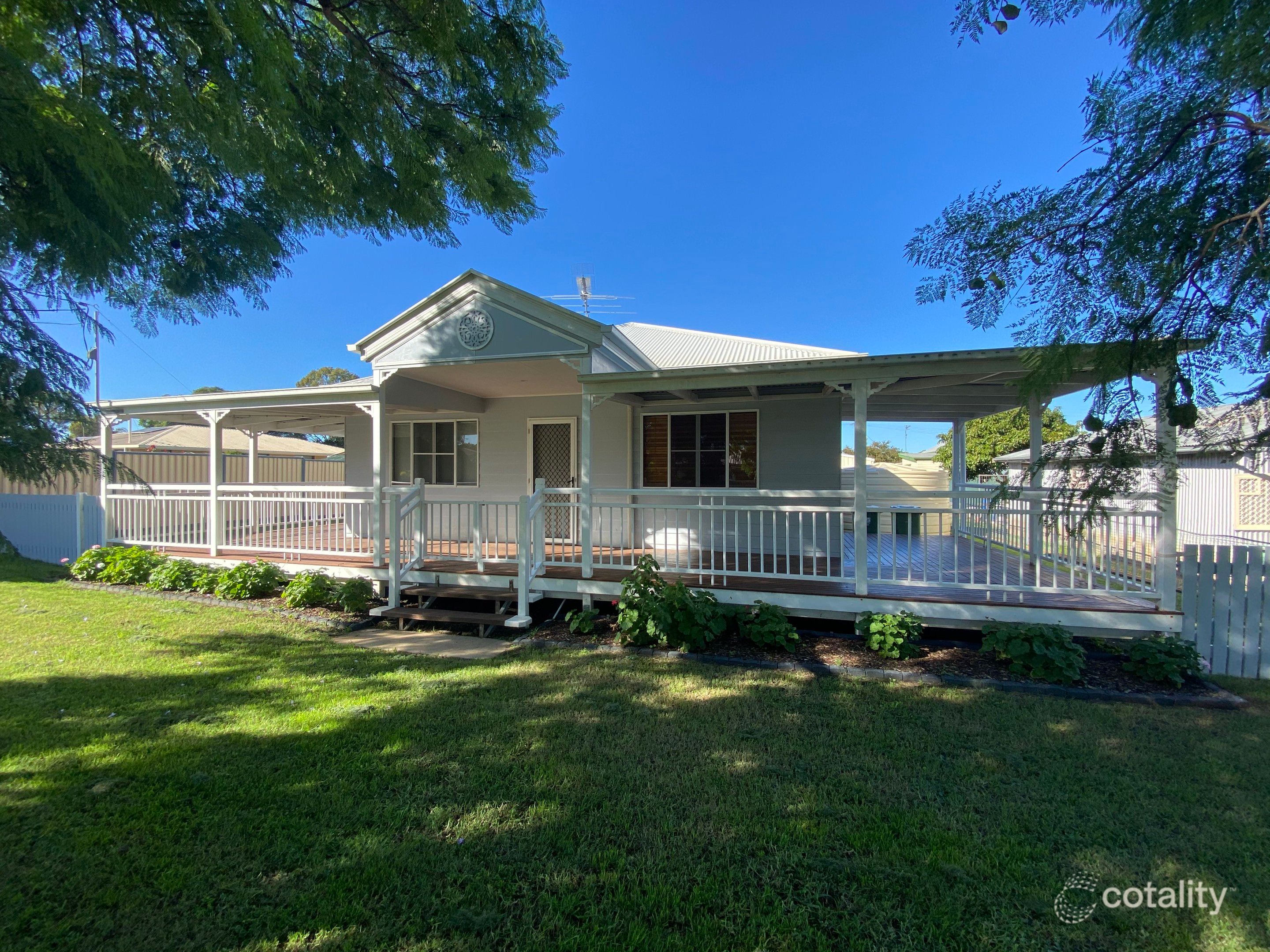 10 Lillian St, Pittsworth, QLD 4356