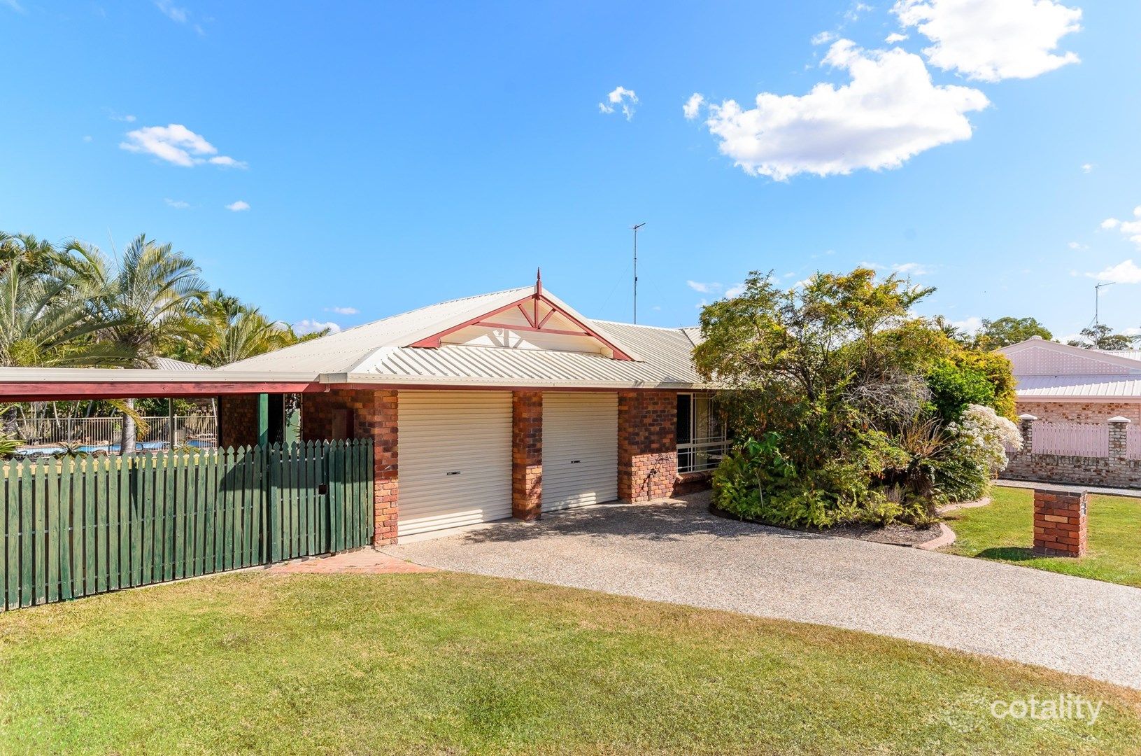 4 Lagoon Ct, Clinton, QLD 4680