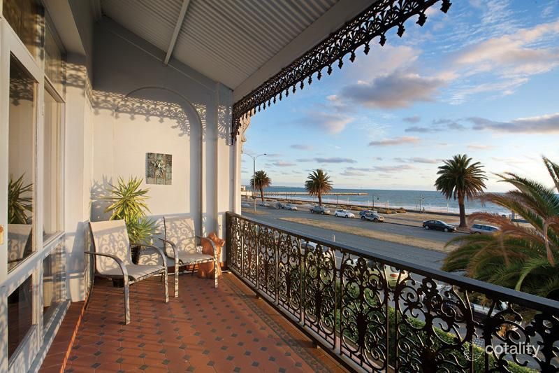 102 Beaconsfield Pde, Albert Park, VIC 3206
