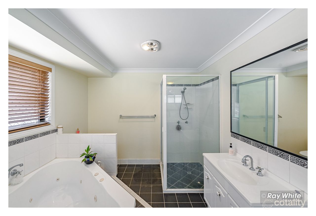 5 Athlone Ct, Norman Gardens, QLD 4701