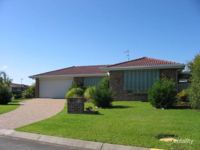 4 Eyre Cres, Forster, NSW 2428