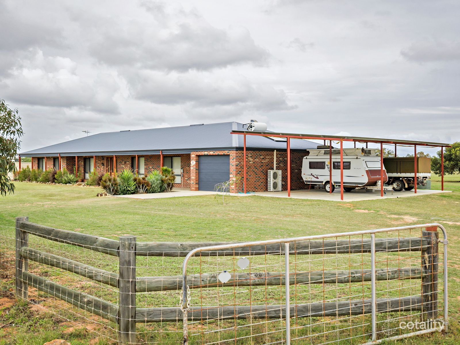 1 Peppin Pl, Deepdale, WA 6532