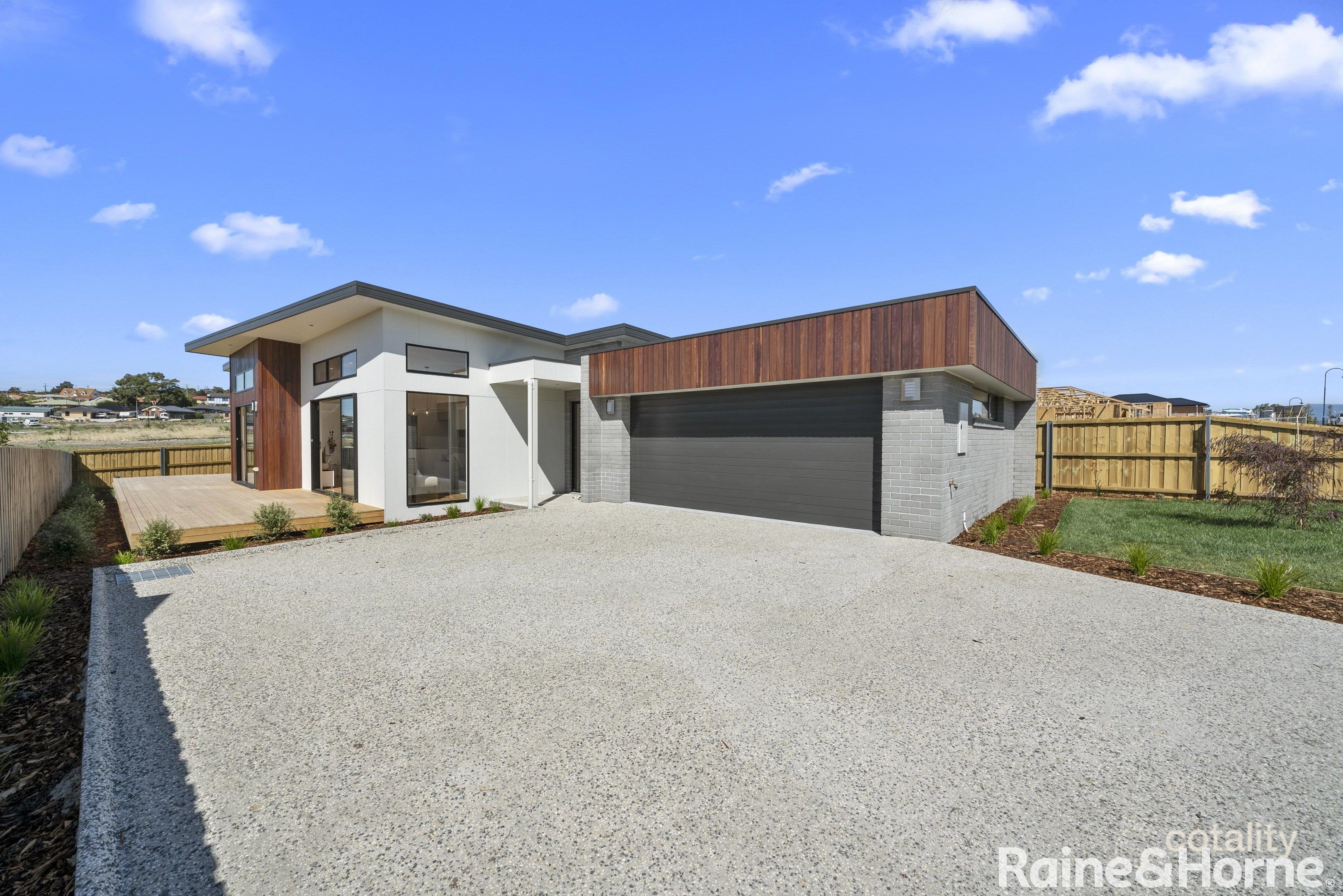 25 Sweetwater Rd, Midway Point, TAS 7171