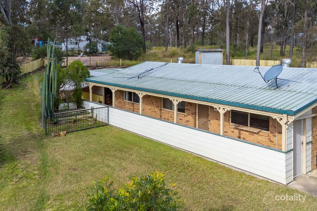 27 Waddington Pde, Plainland, QLD 4341