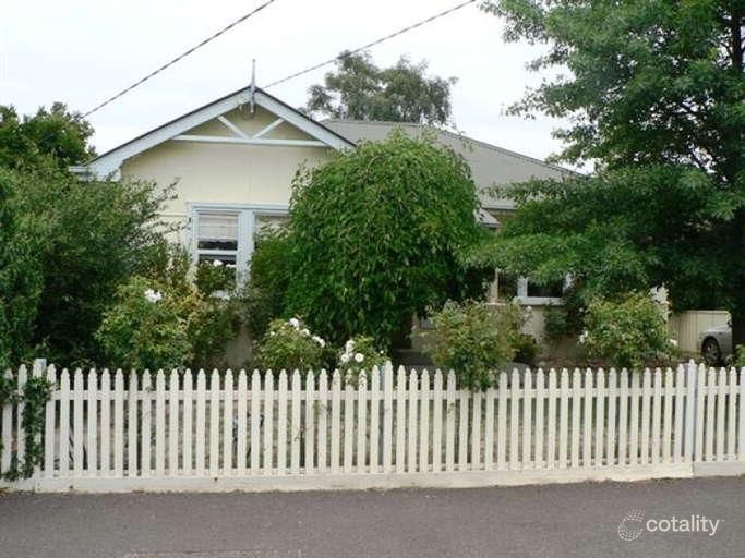 15 High St, Lancefield, VIC 3435