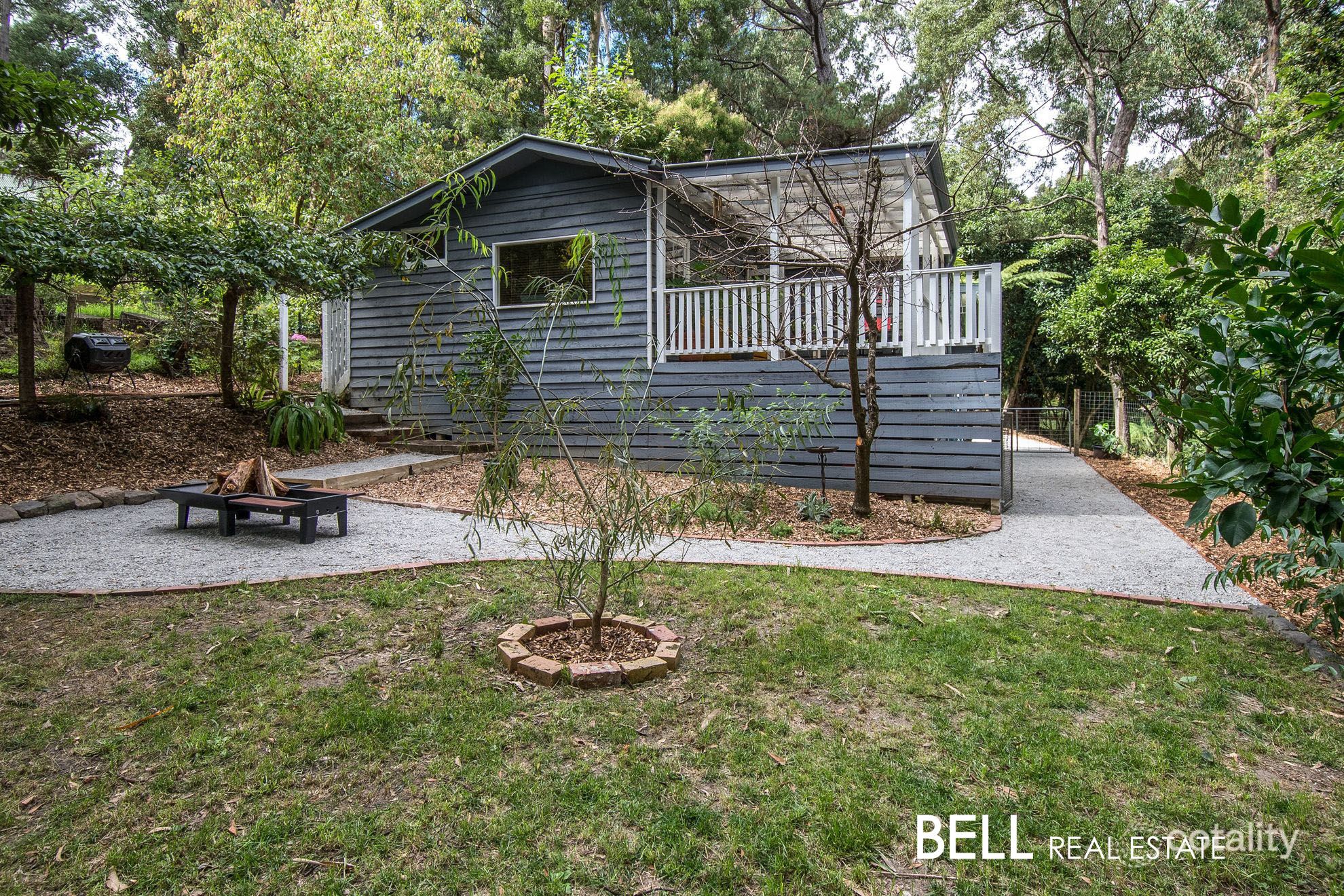 11 Charles St, Selby, VIC 3159
