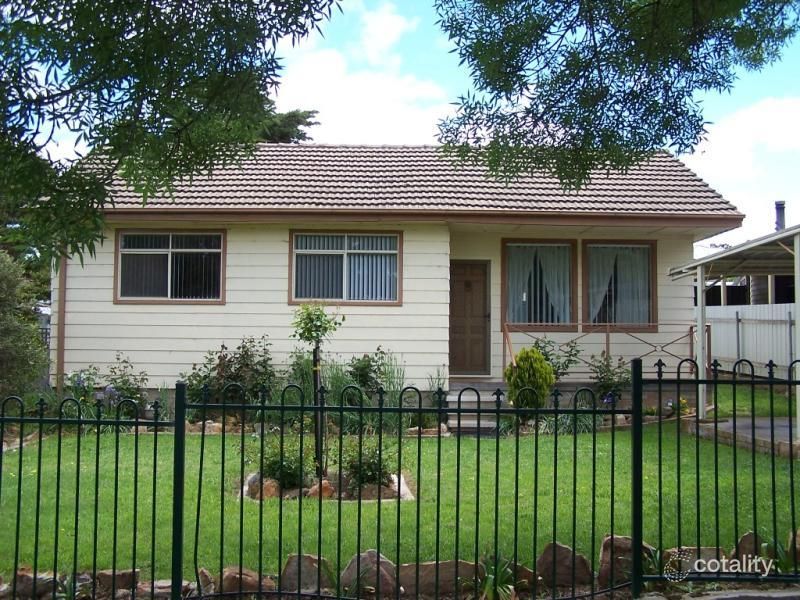 6 Emmerson St, Goulburn, NSW 2580
