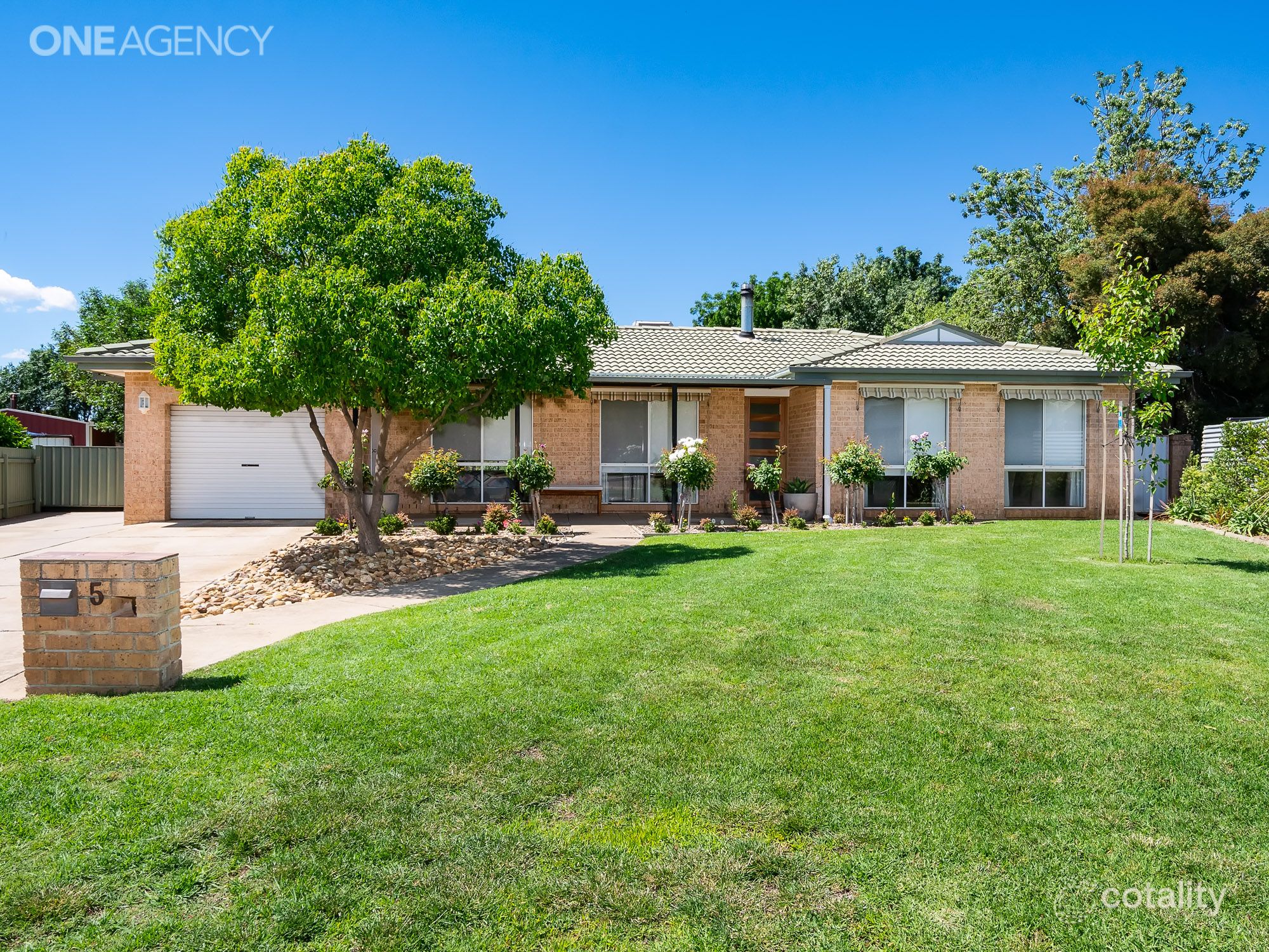 5 Toney Pl, Glenfield Park, NSW 2650
