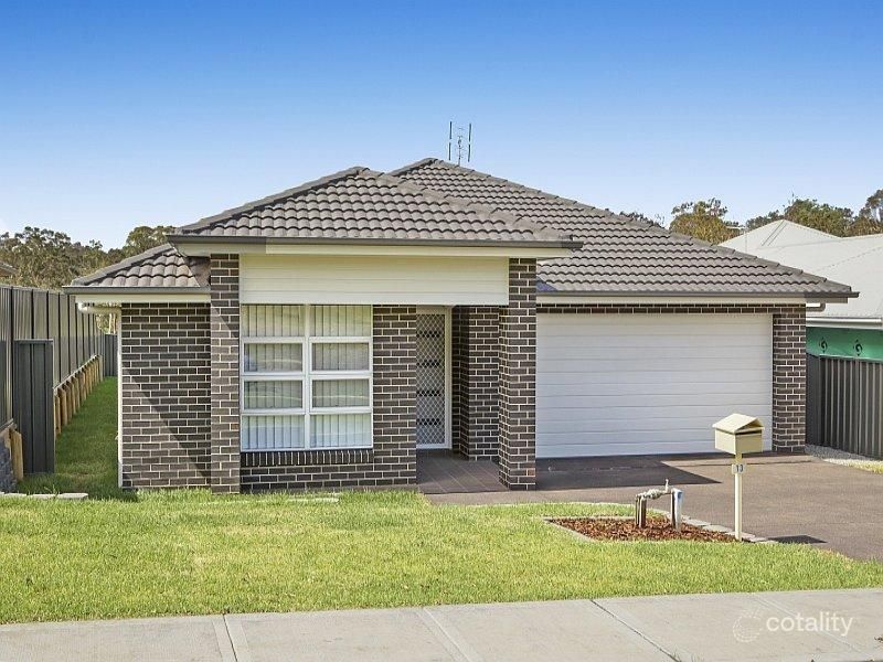 13 Clydesdale St, Wadalba, NSW 2259